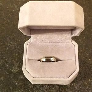 14K White Gold Band Size 6